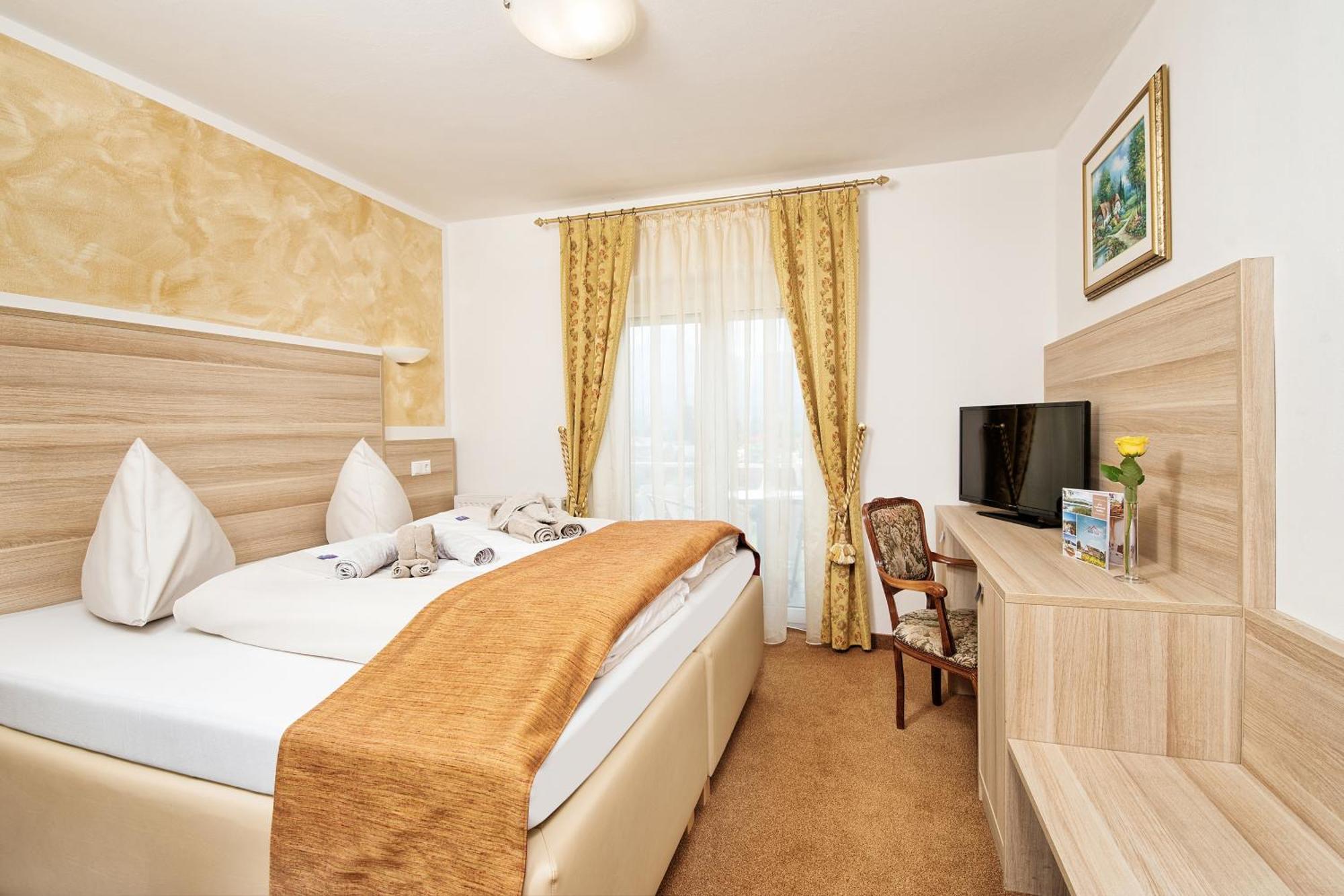Hotel-Pension Melcher โดรโบลัค อัม ฟาเคอร์เซ ภายนอก รูปภาพ